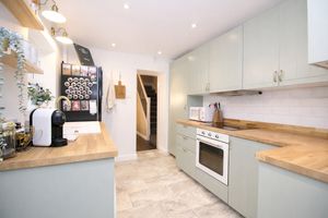 Kitchen- click for photo gallery